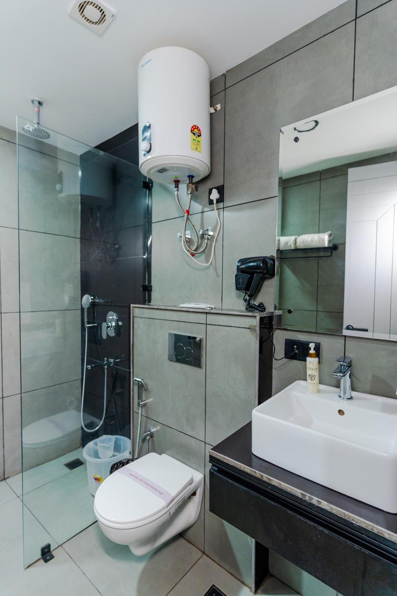 Bedchambers Luxury Apartment Near Golf Course Road Gurgaon Exterior photo