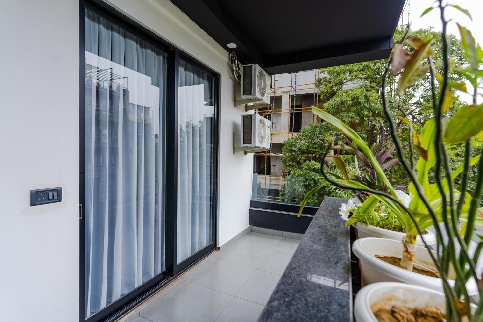 Bedchambers Luxury Apartment Near Golf Course Road Gurgaon Exterior photo